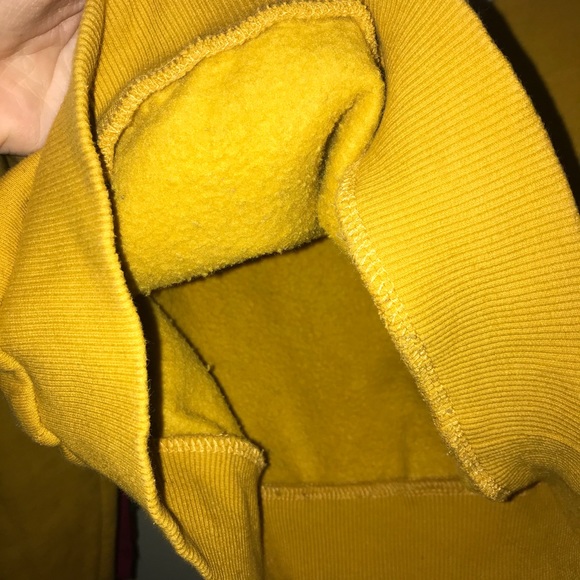 warm yellow long-sleeved t-shirt with white stripe - Picture 4 of 6